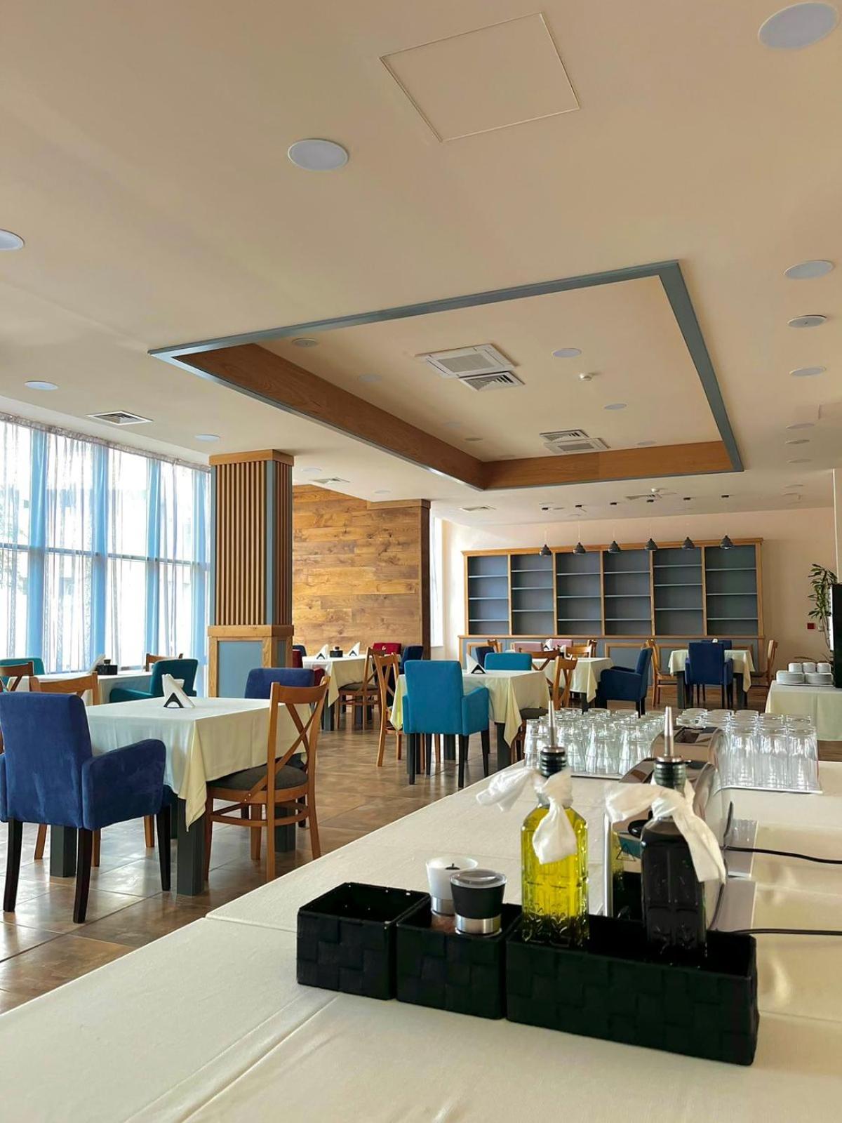 City Plaza Botevgrad Luaran gambar