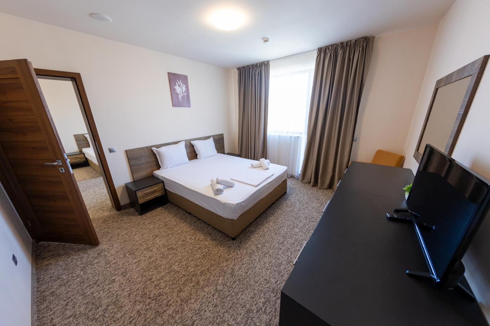 City Plaza Botevgrad Luaran gambar