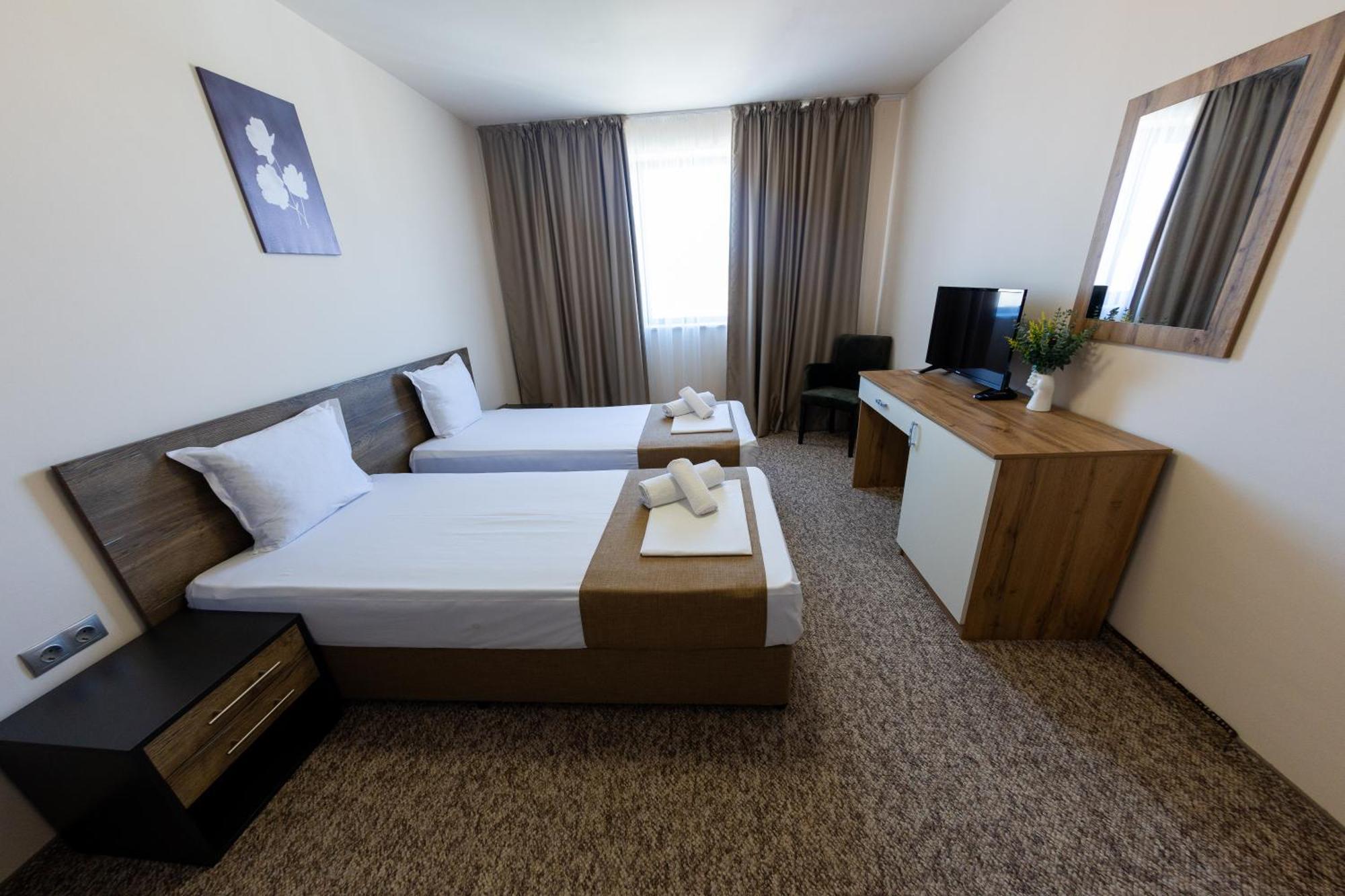 City Plaza Botevgrad Luaran gambar