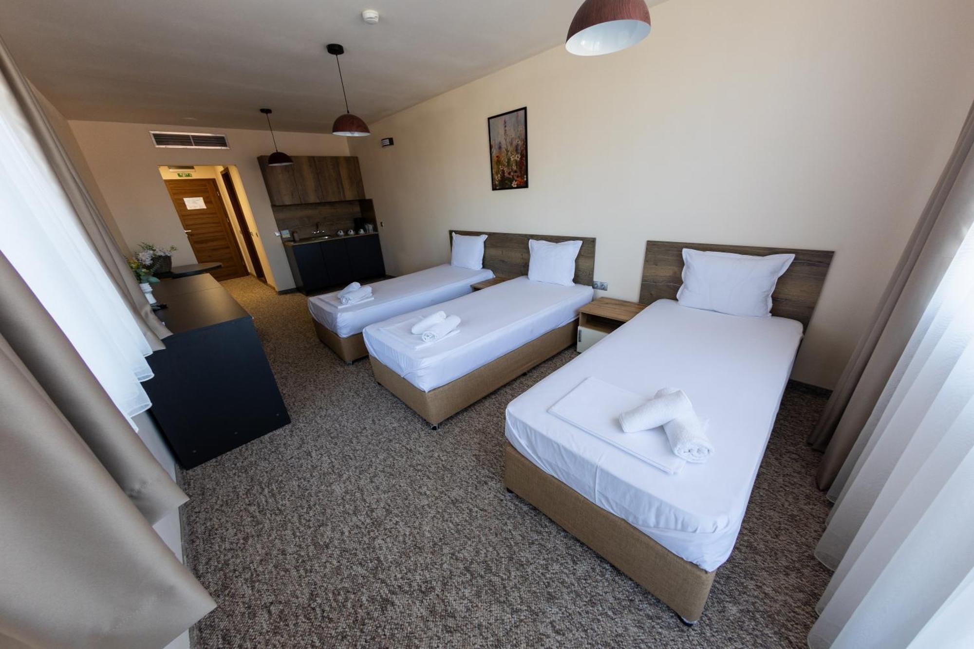 City Plaza Botevgrad Luaran gambar