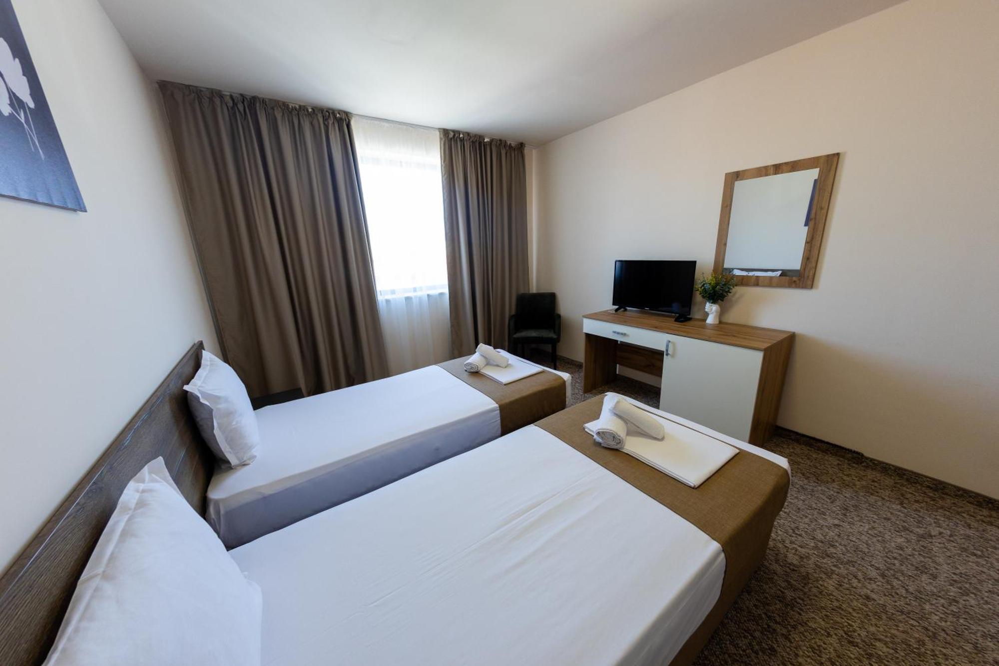 City Plaza Botevgrad Luaran gambar