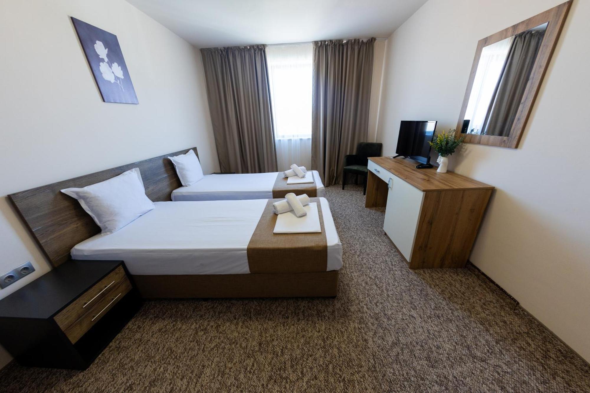 City Plaza Botevgrad Luaran gambar