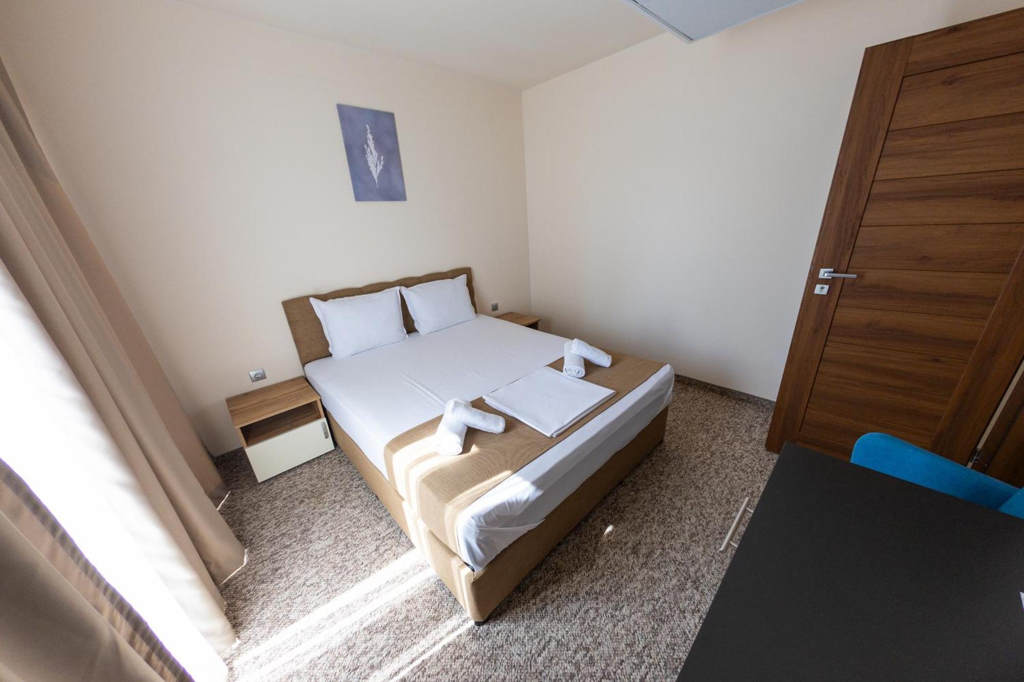 City Plaza Botevgrad Luaran gambar