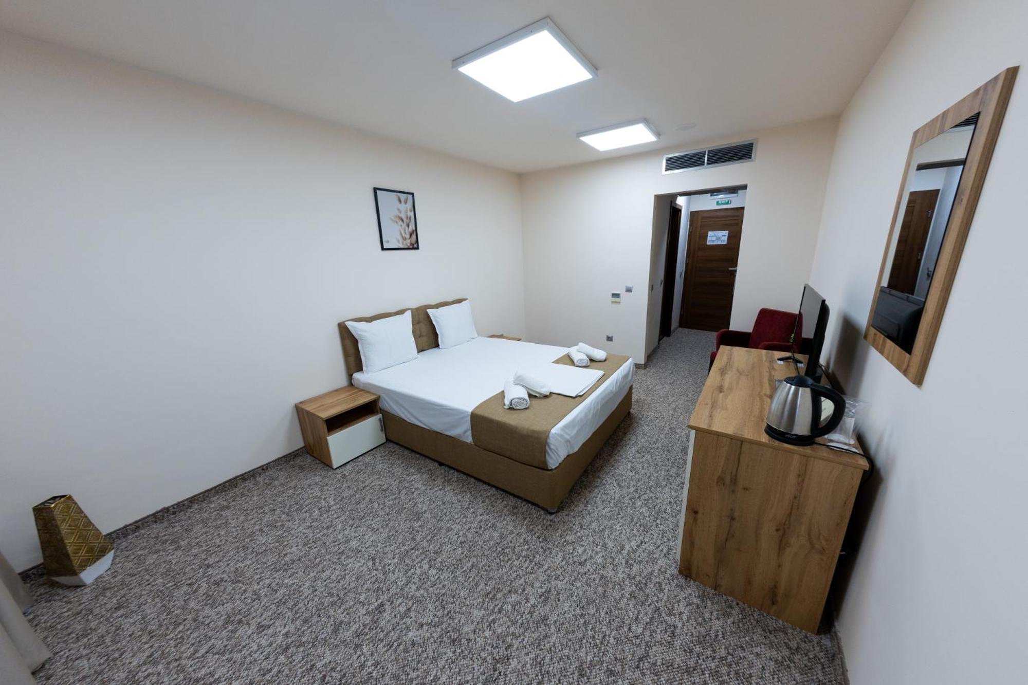 City Plaza Botevgrad Luaran gambar