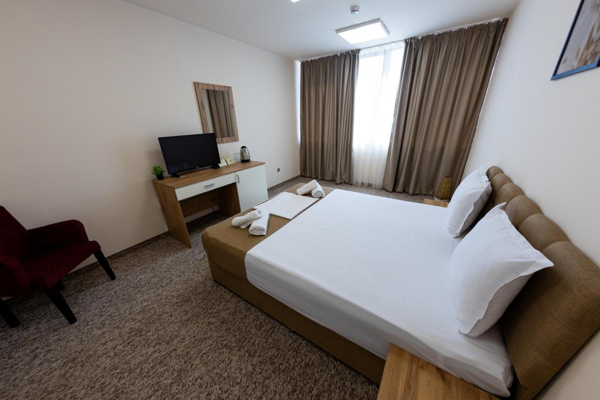 City Plaza Botevgrad Luaran gambar