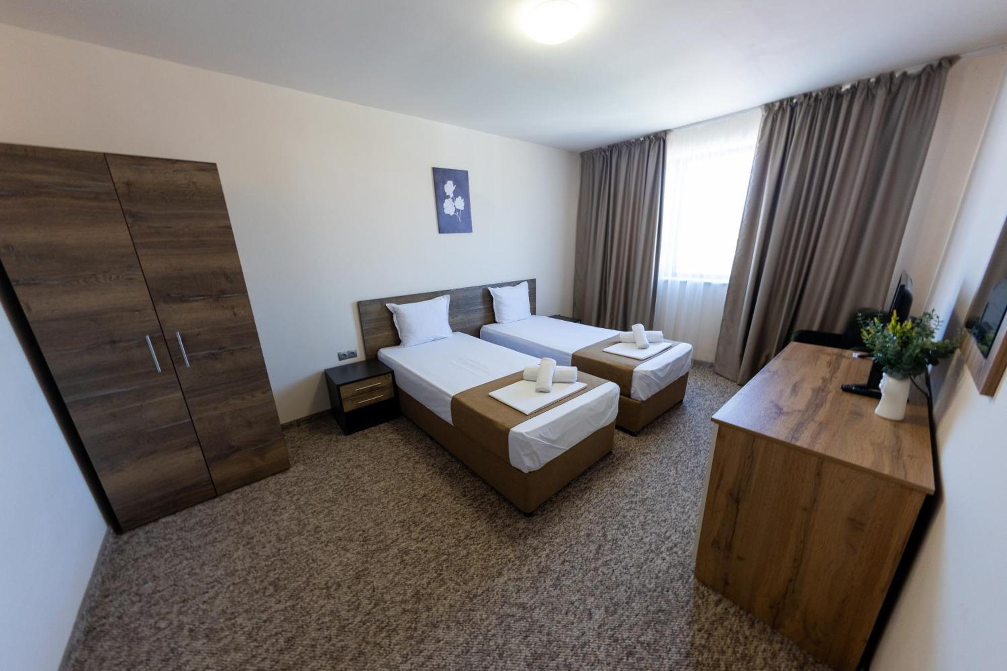City Plaza Botevgrad Luaran gambar